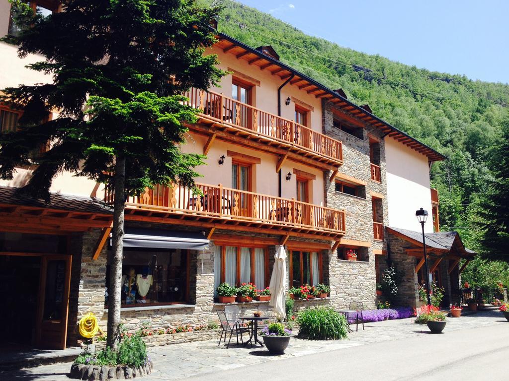 Hotel Estanys Blaus Таваскан Екстериор снимка